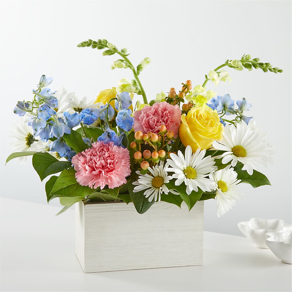 Sun Salutation Box Bouquet – Park Lake Flowers, Mc Gregor TX