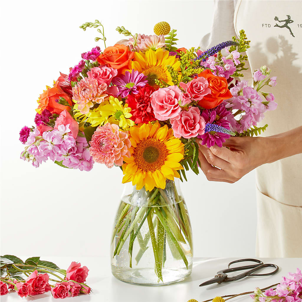 Cue the Confetti - A Florist Original – Park Lake Flowers, Mc Gregor TX