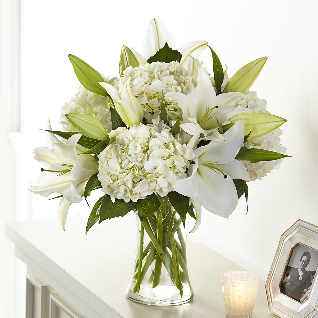 Compassionate Lily Bouquet – Park Lake Flowers, Mc Gregor TX