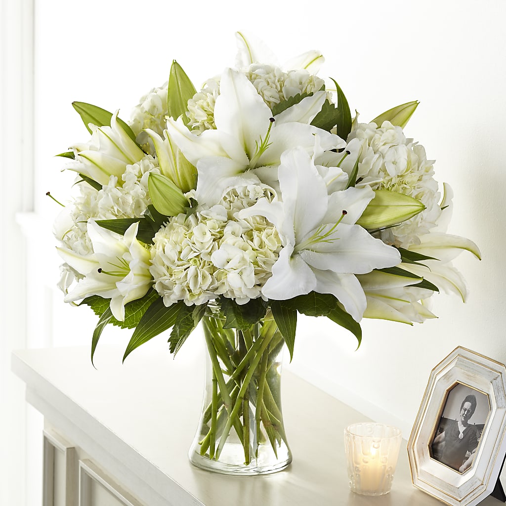Compassionate Lily Bouquet – Park Lake Flowers, Mc Gregor TX