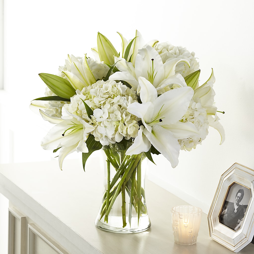 Compassionate Lily Bouquet – Park Lake Flowers, Mc Gregor TX