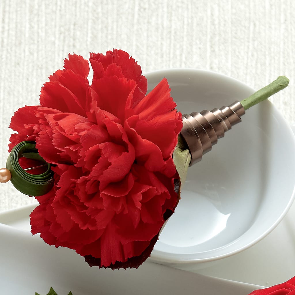 Red Carnation Boutonniere – Park Lake Flowers, Mc Gregor TX