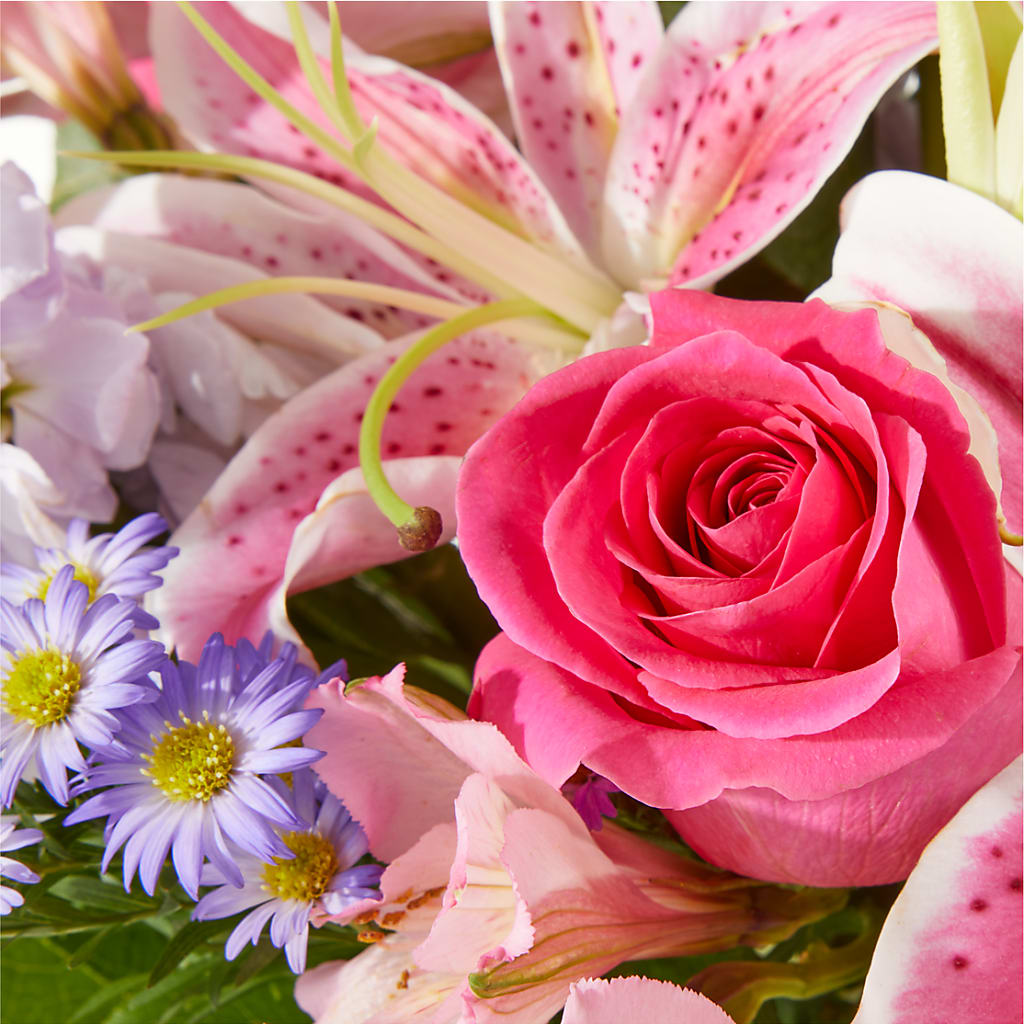 Pressing Petals Bouquet –  Park Lake Flowers, Mc Gregor TX
