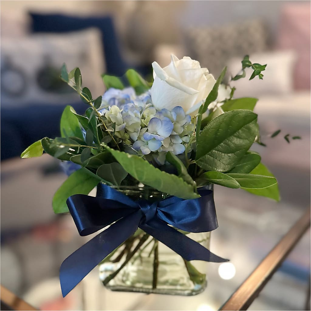 Sky Blue Delight Bouquet –  Park Lake Flowers, Mc Gregor TX
