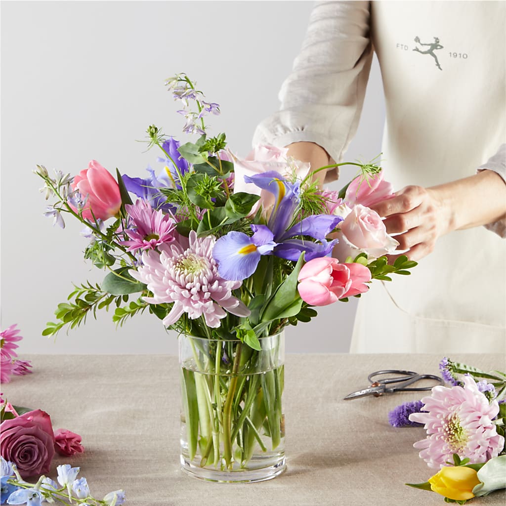 Pastel Tradition - A Florist Original –  Park Lake Flowers, Mc Gregor TX
