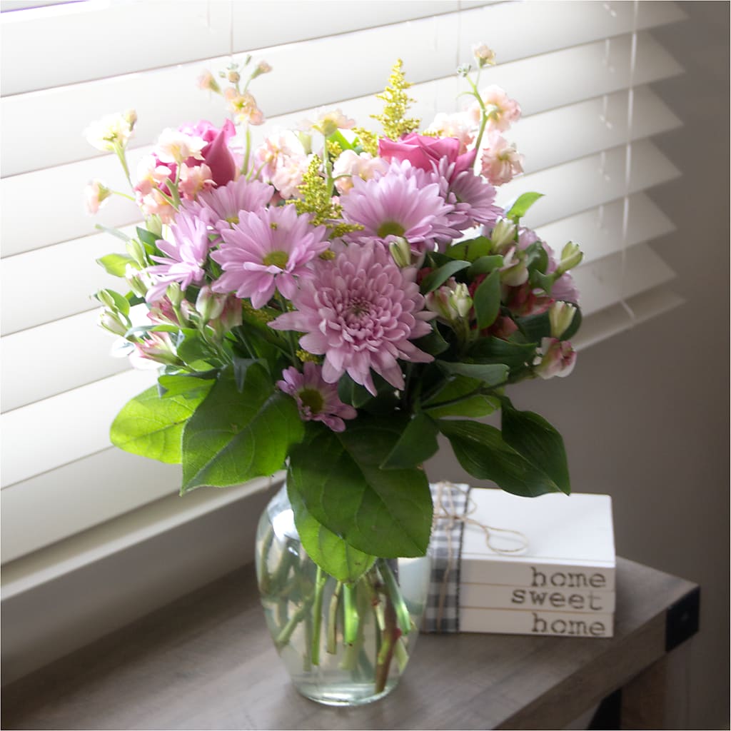 Pastel Tradition - A Florist Original –  Park Lake Flowers, Mc Gregor TX