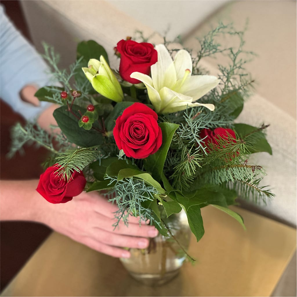 Glittering Lights Bouquet –  Park Lake Flowers, Mc Gregor TX