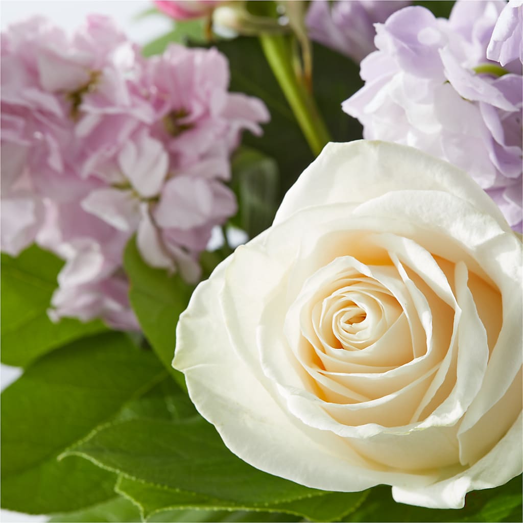 Springtime Spritz Bouquet –  Park Lake Flowers, Mc Gregor TX