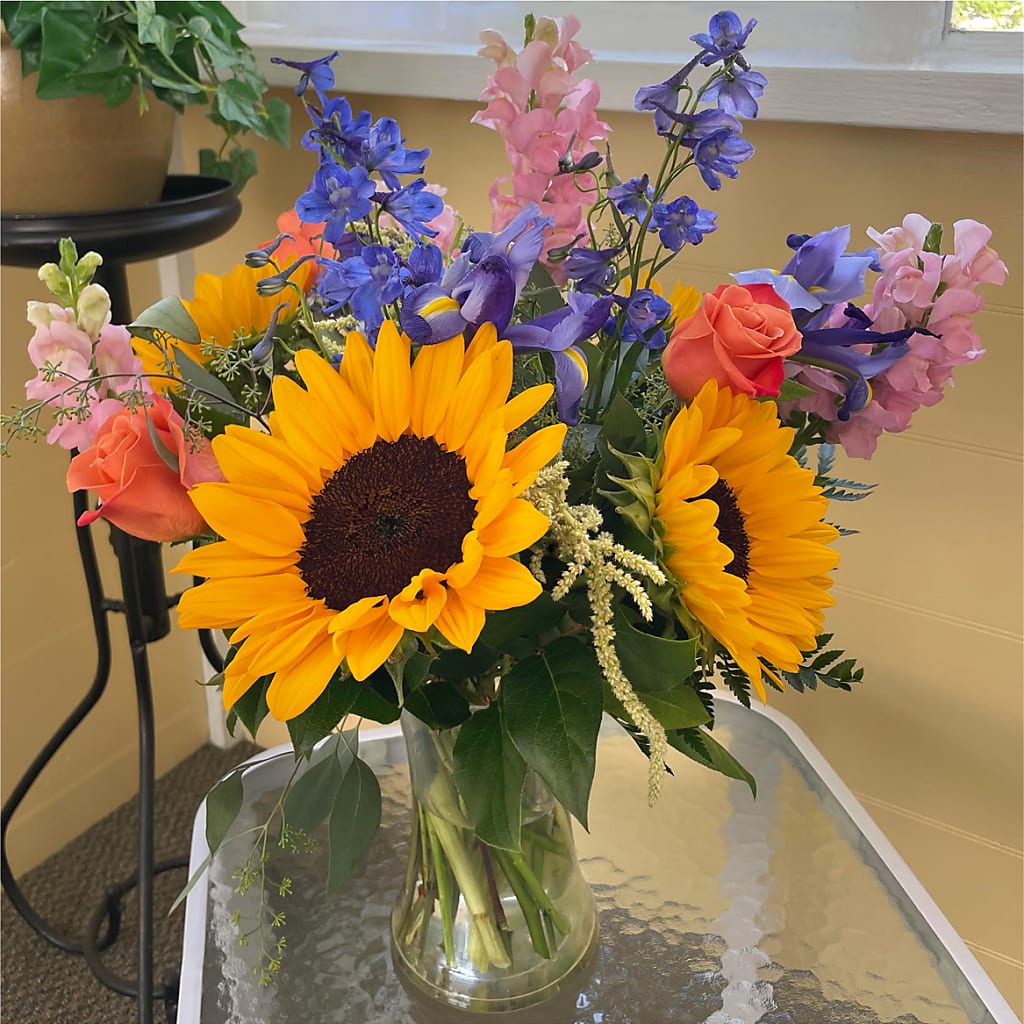 Rays of Life Bouquet –  Park Lake Flowers, Mc Gregor TX