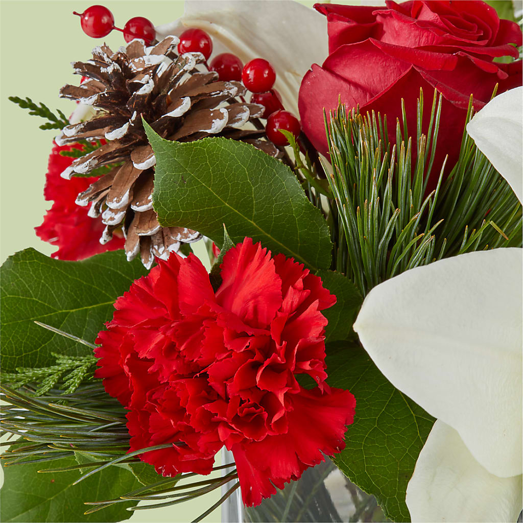 Glistening Icicles Bouquet –  Park Lake Flowers, Mc Gregor TX