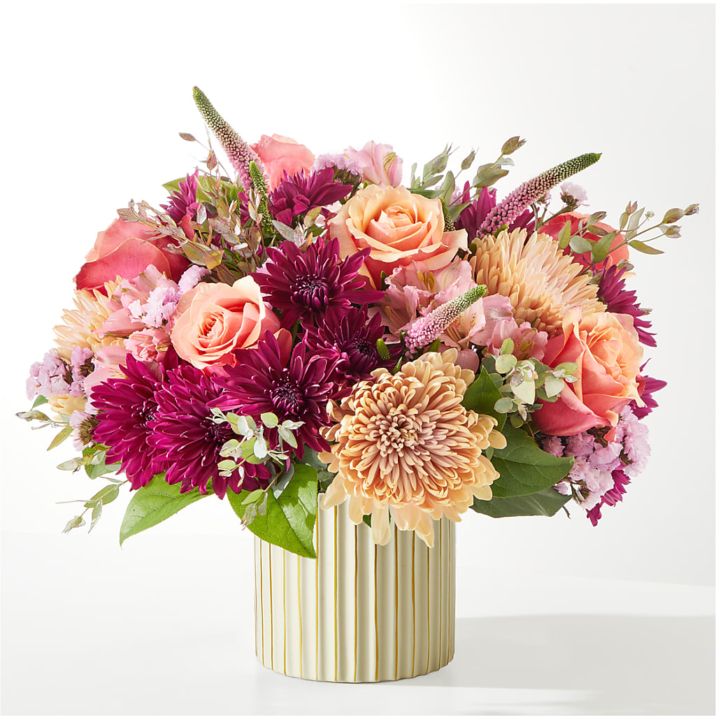 Berry Cobbler Bouquet with Ivory Vase –  Park Lake Flowers, Mc Gregor TX