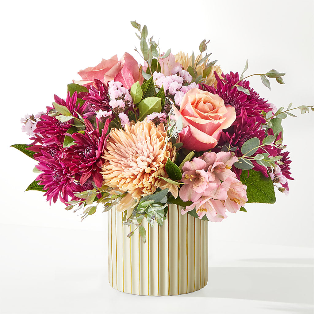 Berry Cobbler Bouquet with Ivory Vase –  Park Lake Flowers, Mc Gregor TX