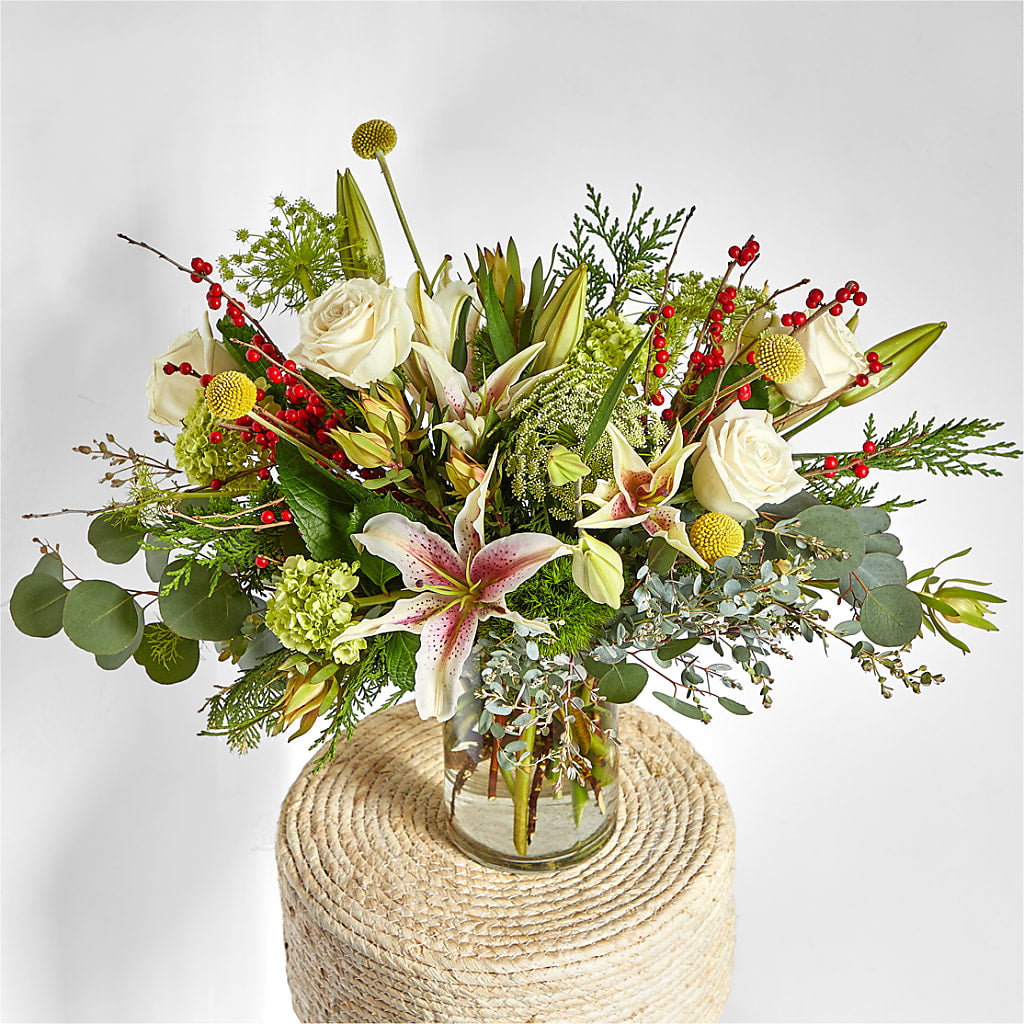 Berry & Bright Bouquet –  Park Lake Flowers, Mc Gregor TX