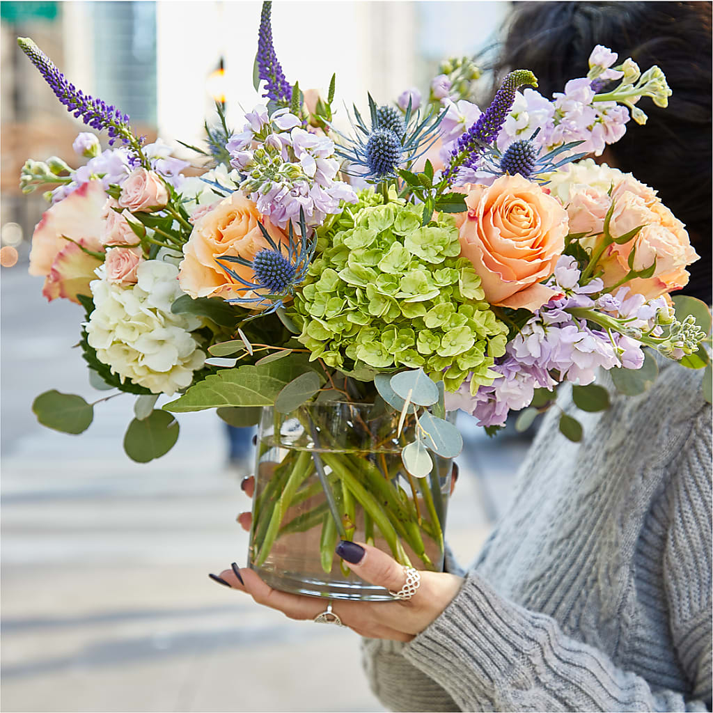 Porch Swing Bouquet –  Park Lake Flowers, Mc Gregor TX
