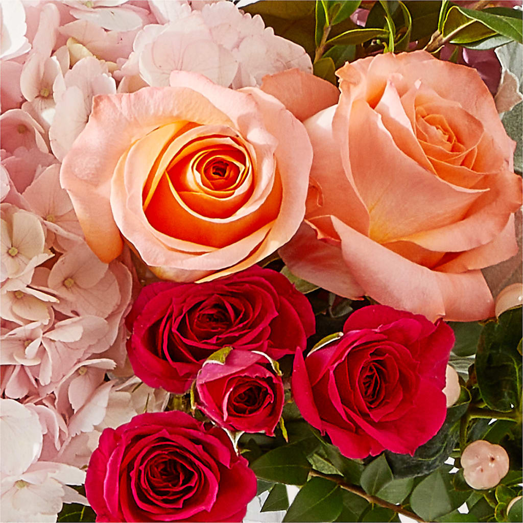 Glitz & Glam Bouquet –  Park Lake Flowers, Mc Gregor TX