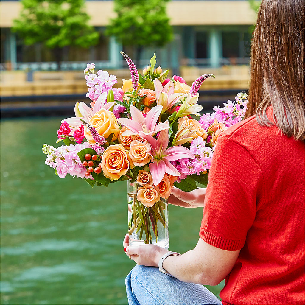 Bisous Bouquet –  Park Lake Flowers, Mc Gregor TX