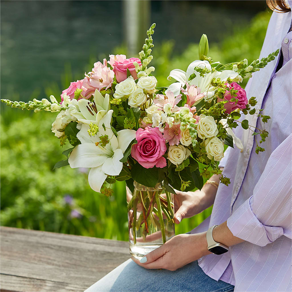 Fondly Bouquet –  Park Lake Flowers, Mc Gregor TX